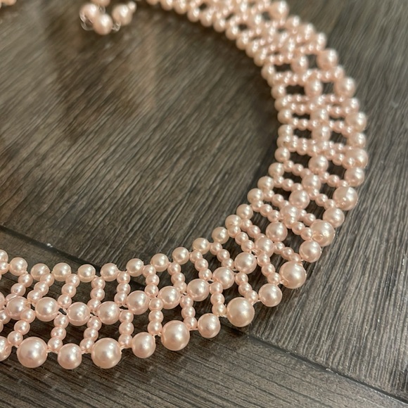 Vintage Pale Pink Faux Pearl Collar Necklace - Picture 3 of 14